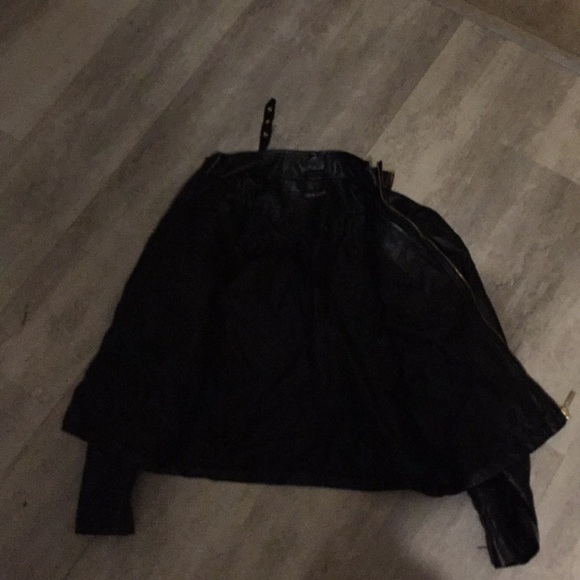 Leather jacket - Picture 2 of 3